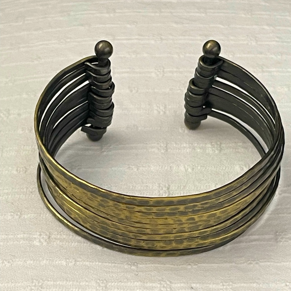 Adjustable bracelet
